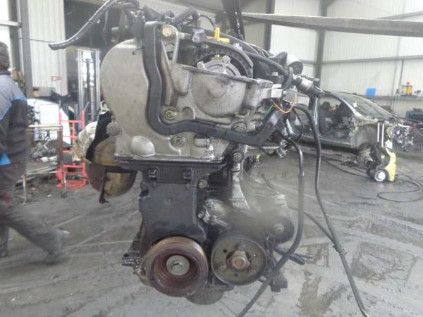 MOTEUR RENAULT 2.0 ESSENCE CODE F4RA700 - Vue 3